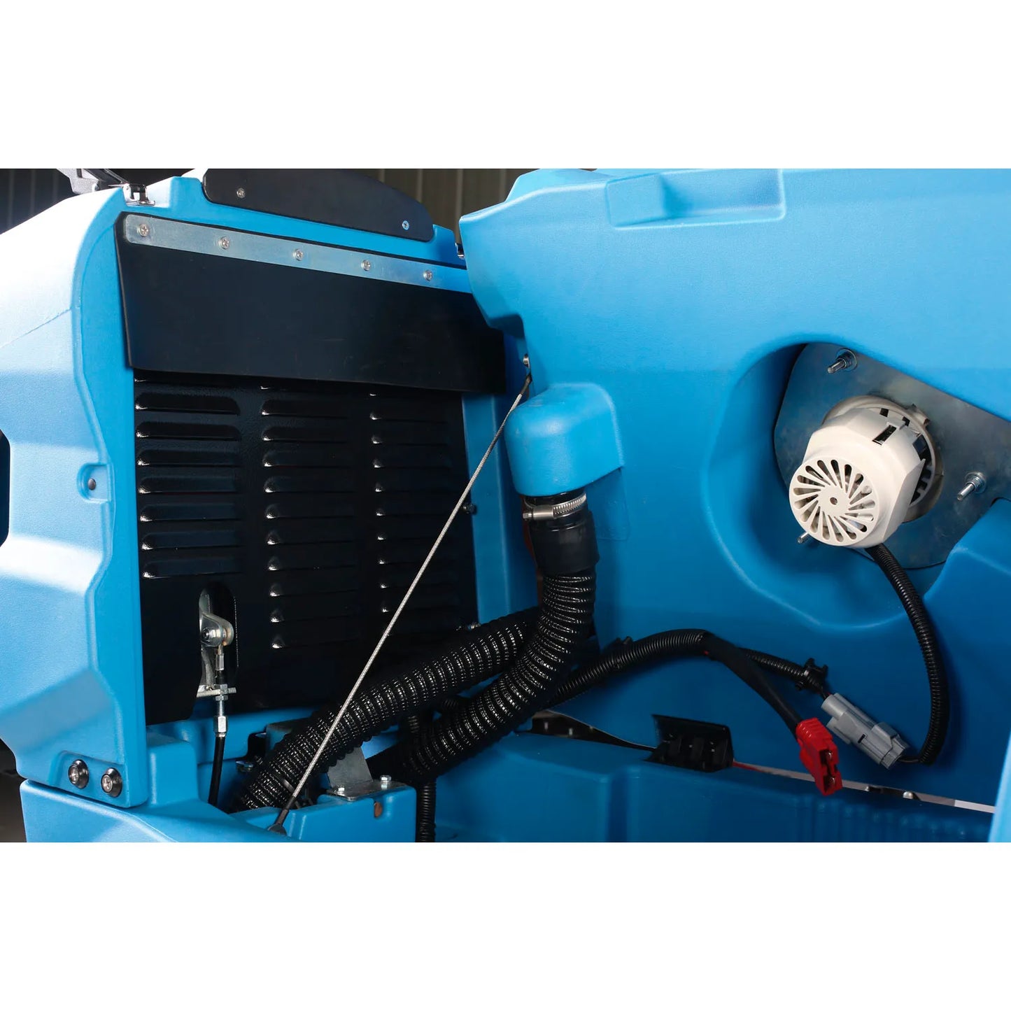 Global Industrial™ Auto Floor Machine Scrubber With Traction Drive, 20" Cleaning Path