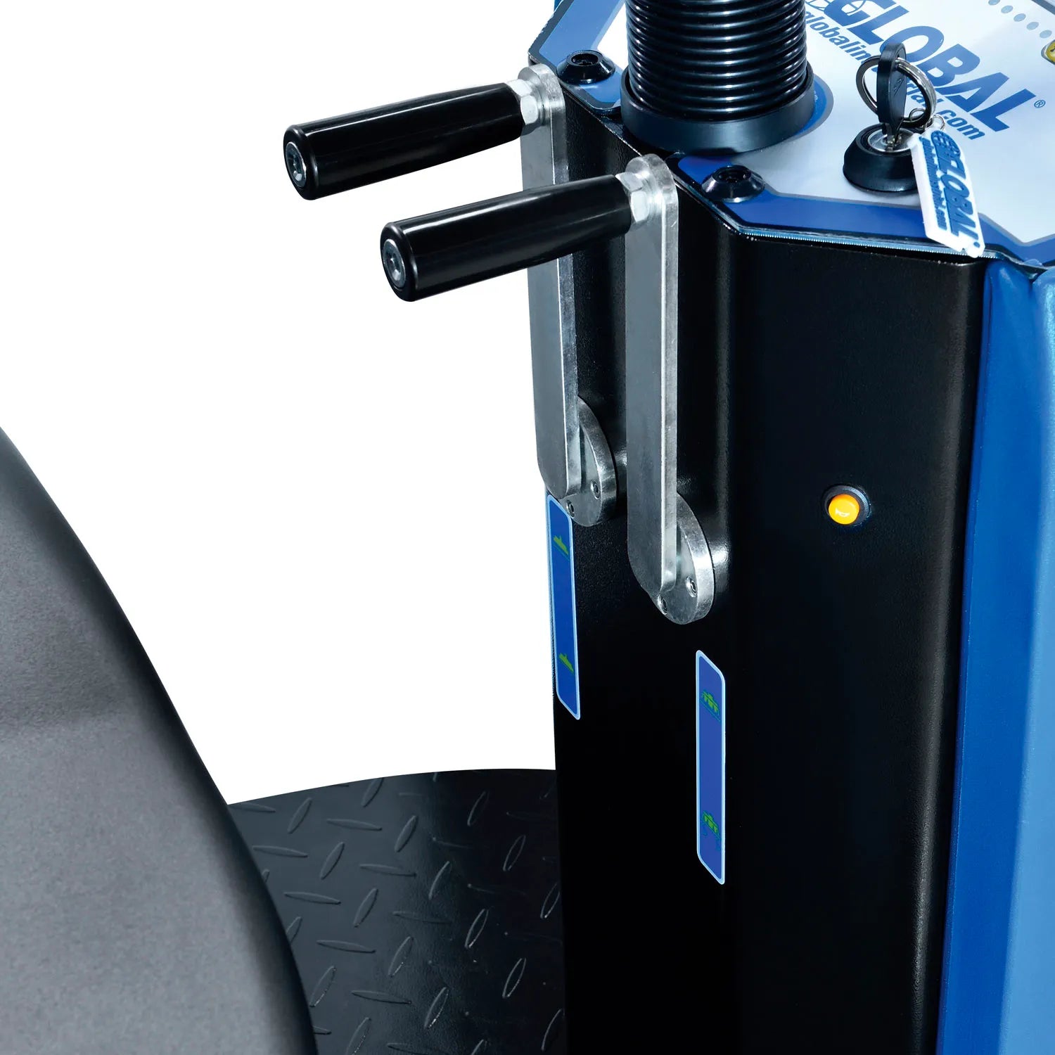 Global Industrial™ Auto Ride-On Floor Machine Scrubber, 40" Cleaning Path